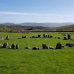 Halsteads: Peaceful Location, Stunning Views *