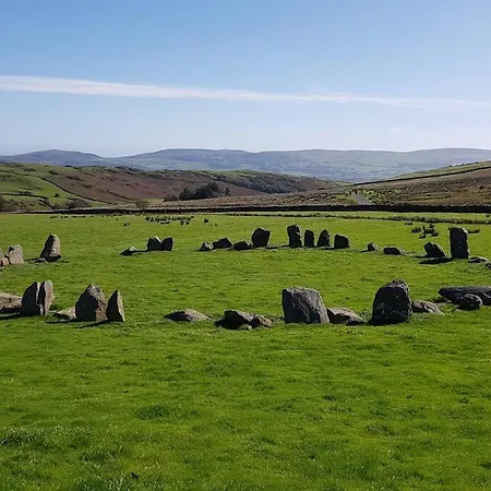 Halsteads: Peaceful Location, Stunning Views *