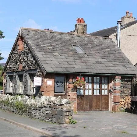 Halsteads: Peaceful Location, Stunning Views