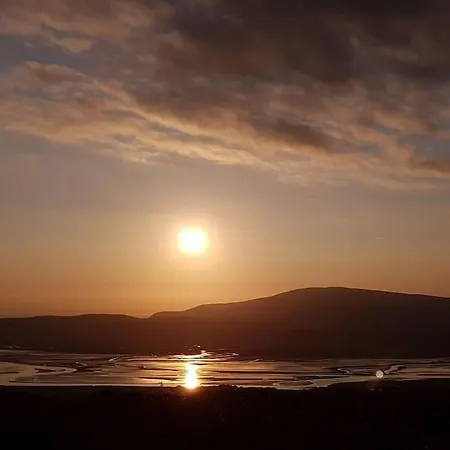 Halsteads: Peaceful Location, Stunning Views *