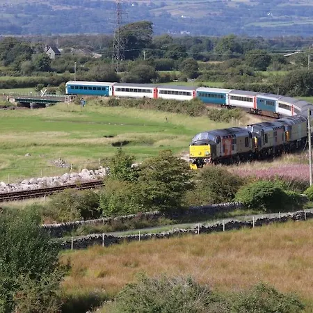 Halsteads: Peaceful Location, Stunning Views Holiday home *