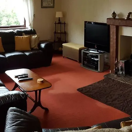 Halsteads: Peaceful Location, Stunning Views Soutergate